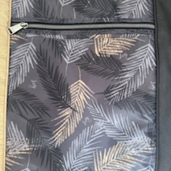 Lug Shuffle Tote - Picture 4 of 5